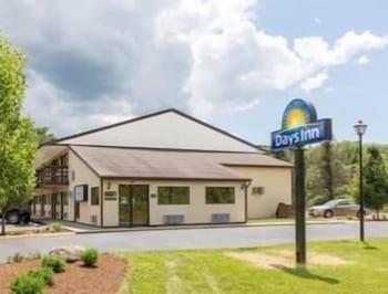 Days Inn By Wyndham Атенс Экстерьер фото