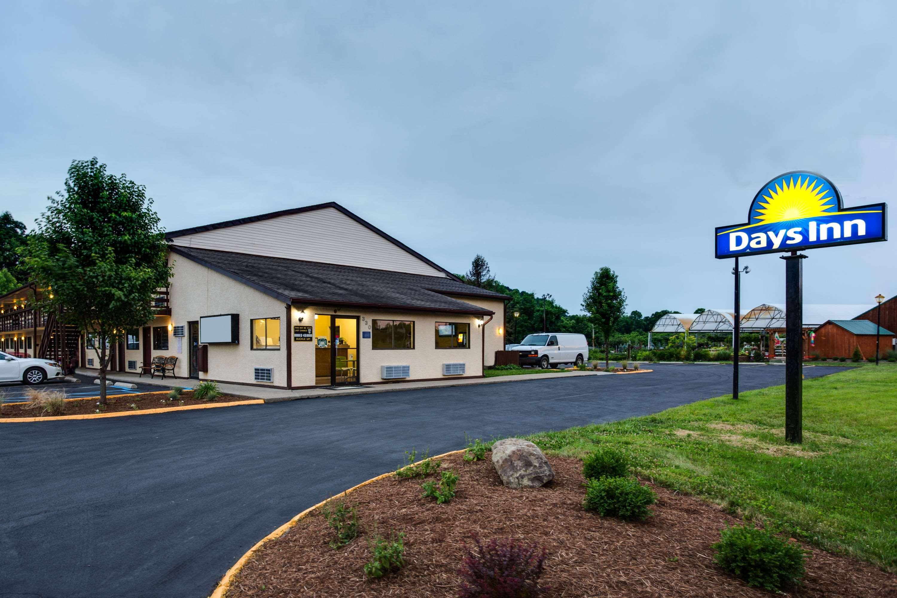 Days Inn By Wyndham Атенс Экстерьер фото